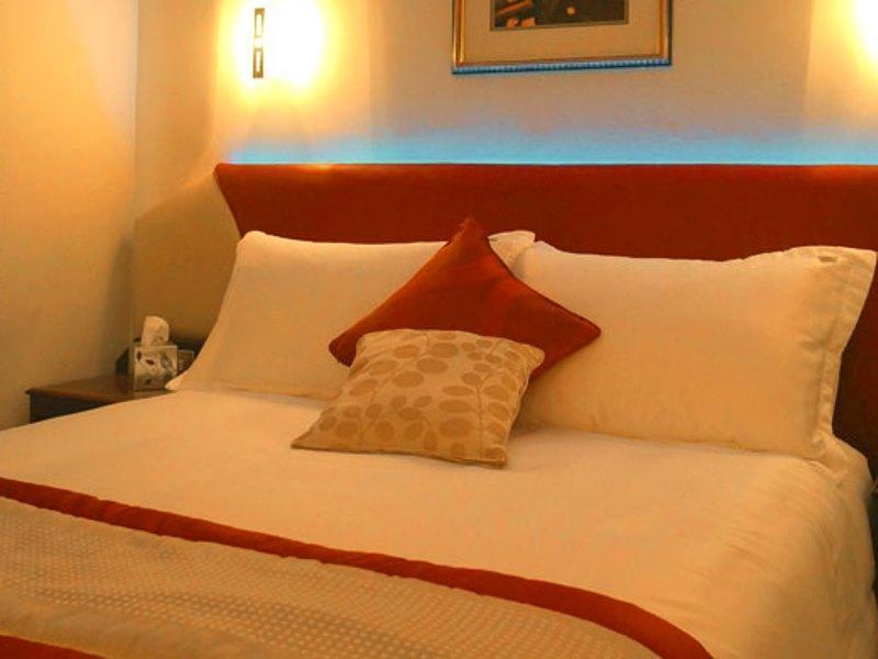 Peartree Waterside Hotel